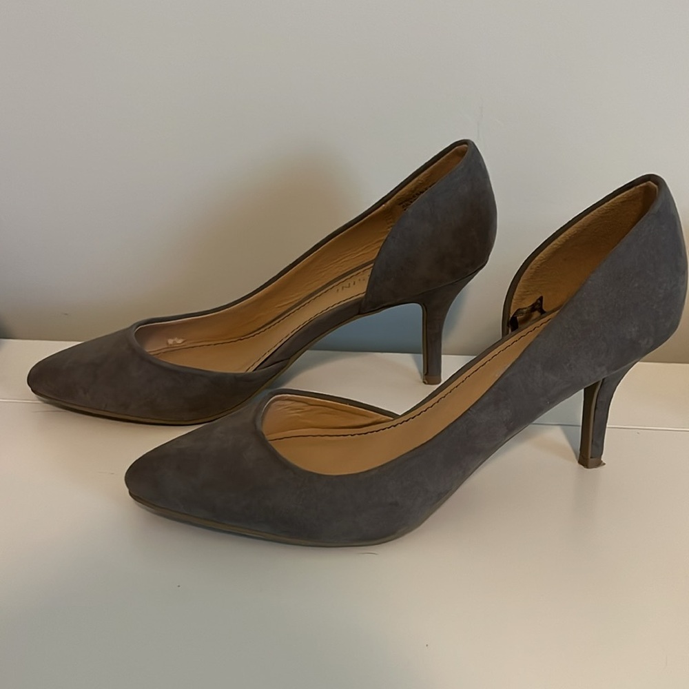 Massini Gray Pointed Toe Heels 💖 - Picture 4 of 11